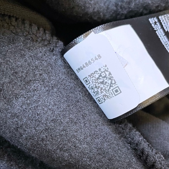 The North Face Women’s City Standard Microfleece 1/4 Zip Cropped Pullover - Picture 7 of 10